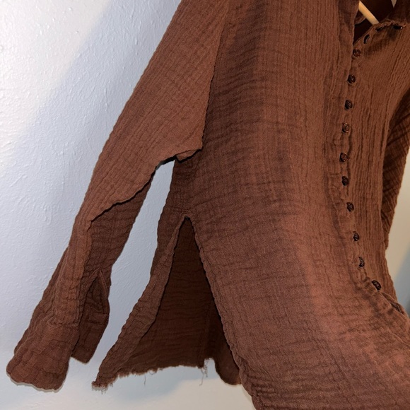 SOLD!! NO LONGER AVAILABLE!!! Urban Outfitters Women’s Brown Button Down! - Picture 5 of 8
